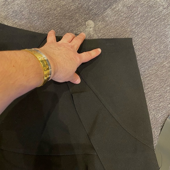 NWT BCBGMAXAZRIA black Lindsey ruffle skirt - Picture 9 of 9